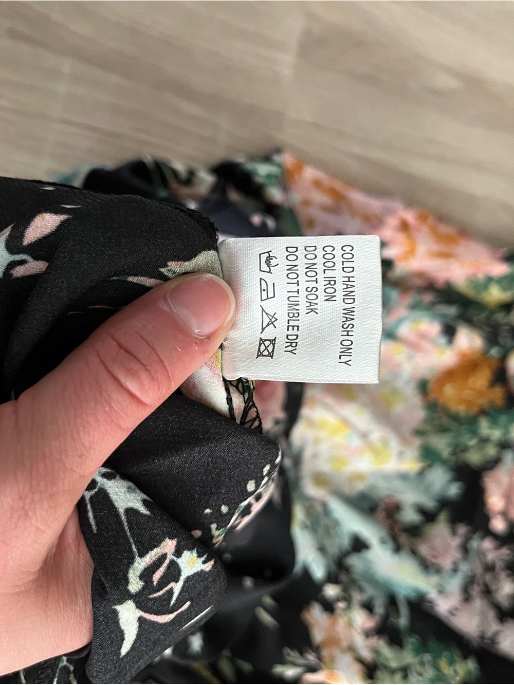 NWT Petal & Pup Women’s Anabelle Halter Neck Mini Dress Black Floral - Size L - Picture 6 of 8